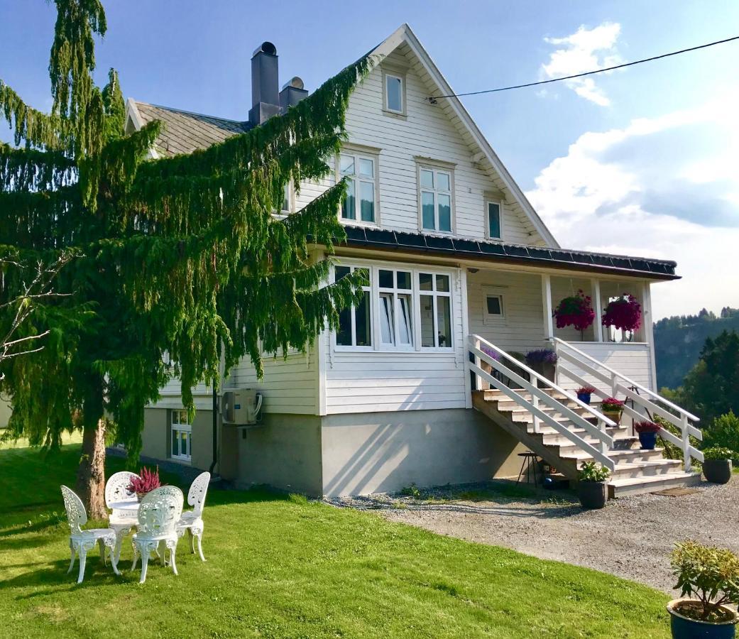 Villa Lovise Riverside Stranda  Exterior foto